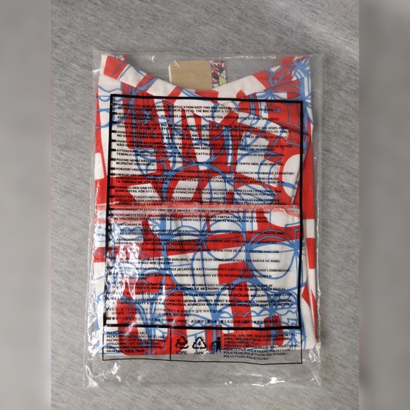 🎅🏻 3/$50 2x 👯♀️Host Pick⚡️Reebok Graffiti Yoga Crop Tee - Picture 4 of 7